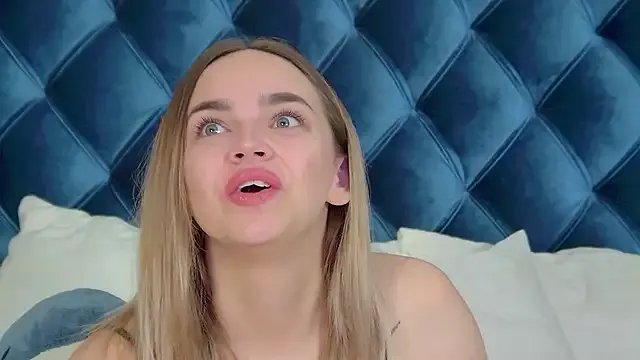 AnitaVenture on StripChat