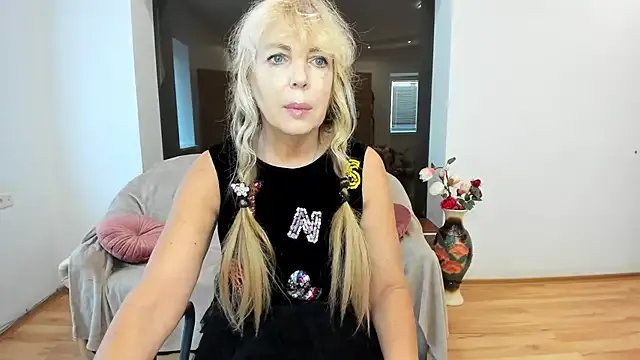 Anna_Diax on StripChat