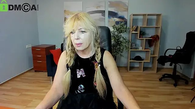Anna_Diax on StripChat
