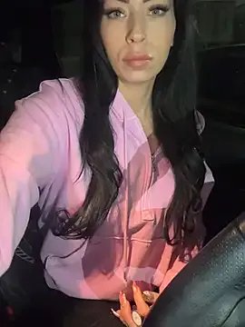 annablisss — Risky squirt in public bathroom