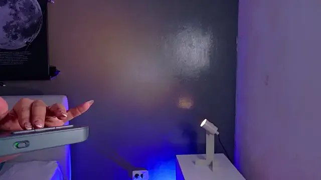 Annavic__ on StripChat