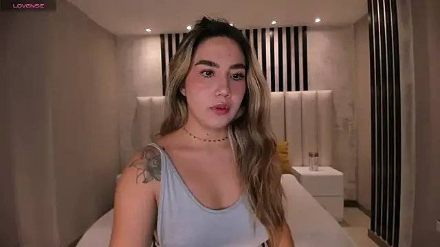 AnnieMonroe1 on StripChat