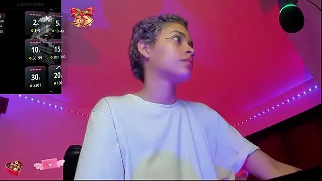 Anny_Kiitty on StripChat