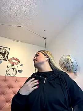 antonella87 on StripChat