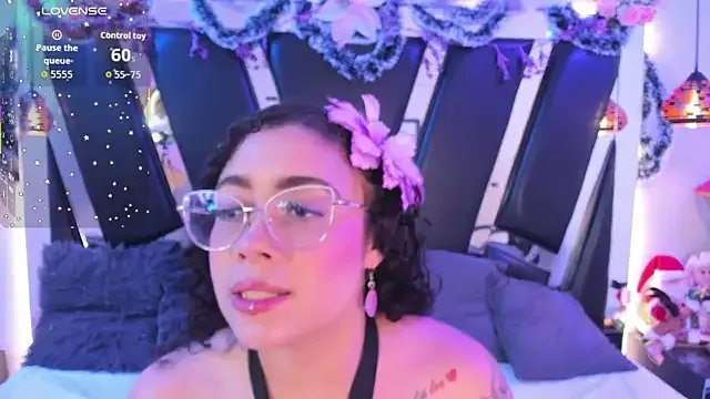 antonelllepiercee on StripChat