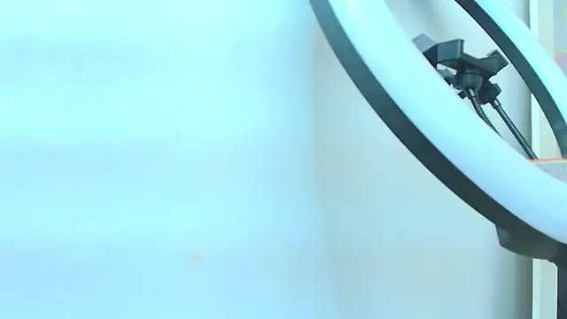 AprillRoss on StripChat