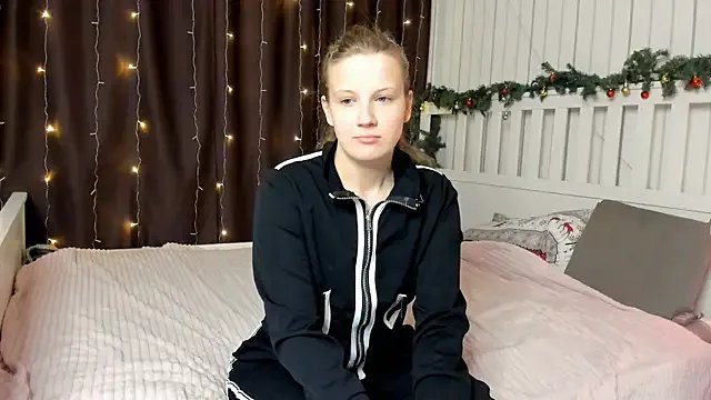 AprylSalisbury — topless