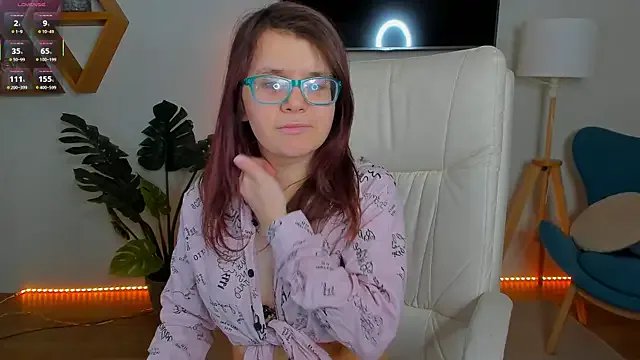 Ariell_Mini on StripChat