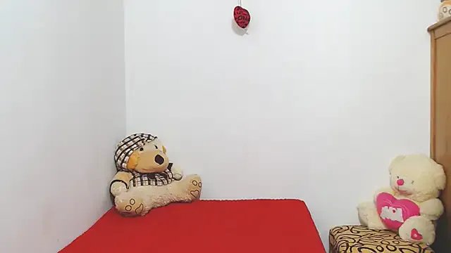 ariellth on StripChat