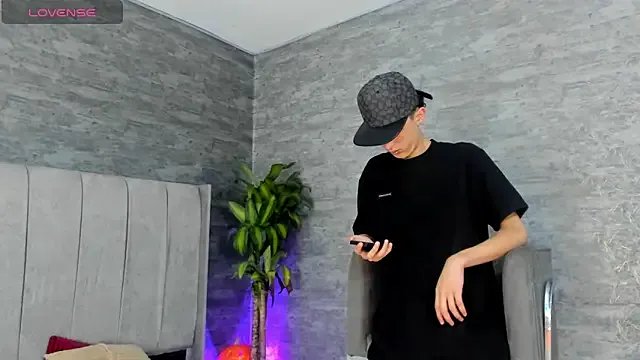 ArthurCox on StripChat