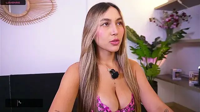 ashley2004_x on StripChat