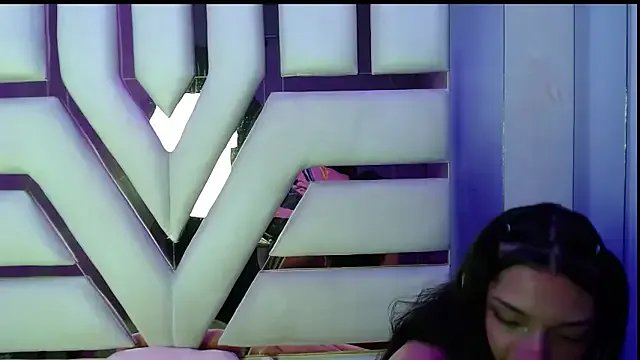 Aurora_18 on StripChat