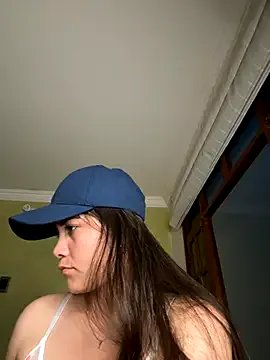 aurora_divine on StripChat