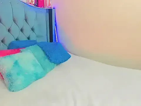 Aurora_sky9 on StripChat