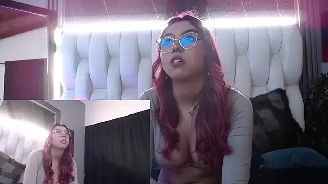 Ava_jones1 on StripChat