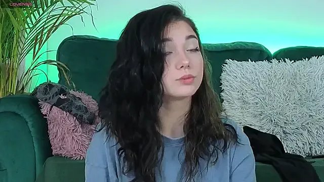 Avery-- on StripChat