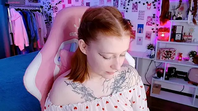 Ayla_Hicks on StripChat