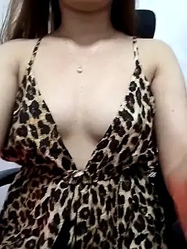 B-e-l-l-e on StripChat