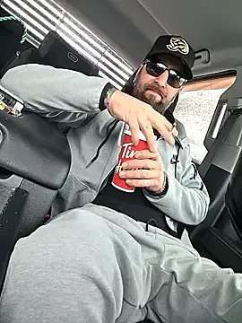 Beardedtattood on StripChat