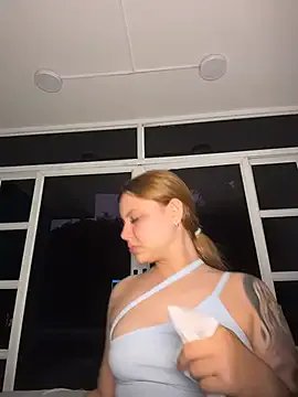 Beella1_ on StripChat