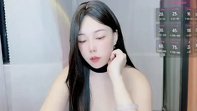 Bella_Ava on StripChat