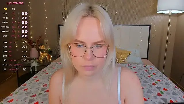 bellatip on StripChat