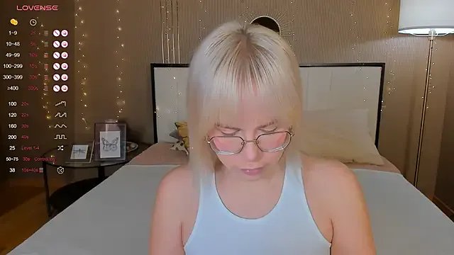 bellatip on StripChat