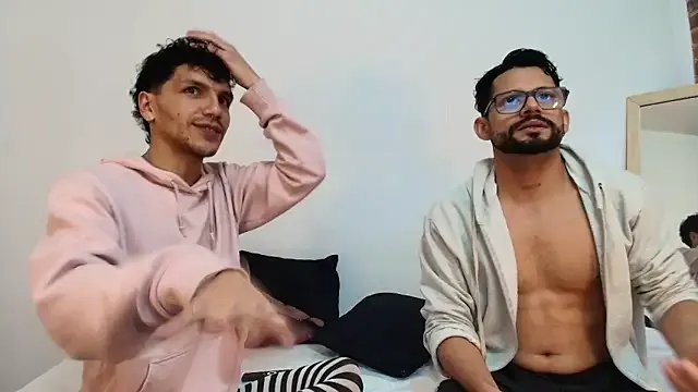 Benjamin_show on StripChat