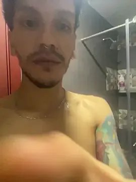 Benjamin_show on StripChat