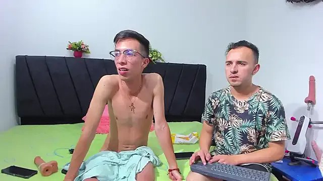 big-dicktop23 on StripChat