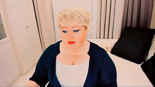 BIGTITSBBW on StripChat