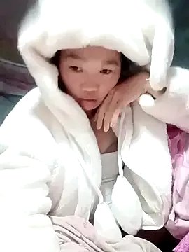 blonde_blg on StripChat