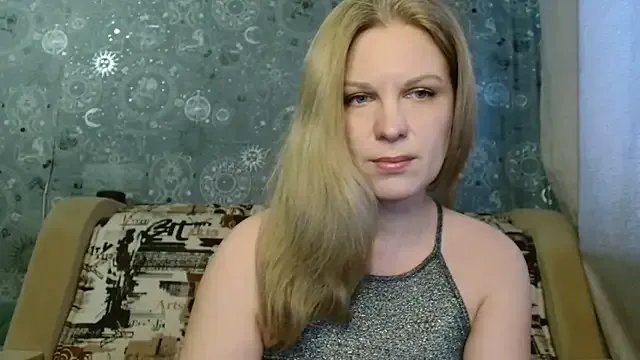 BlondeFox on StripChat