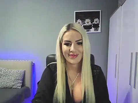 BlondLeyla on StripChat