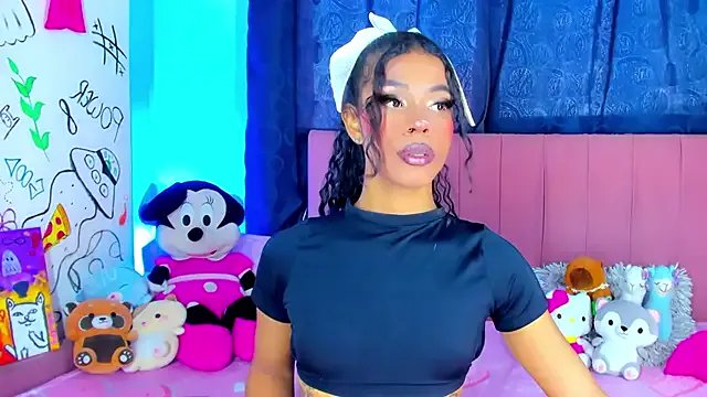 bloom444 on StripChat