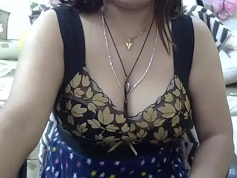 Bold_Pooja on StripChat