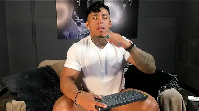 bradley_smith on StripChat