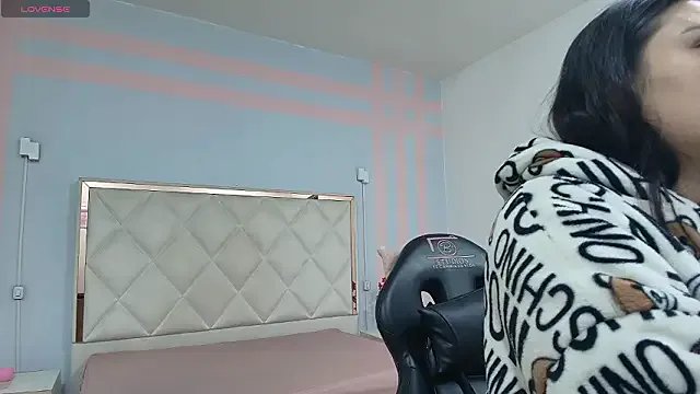 Brendda_tay — SHOW TITS + BOUNCE 