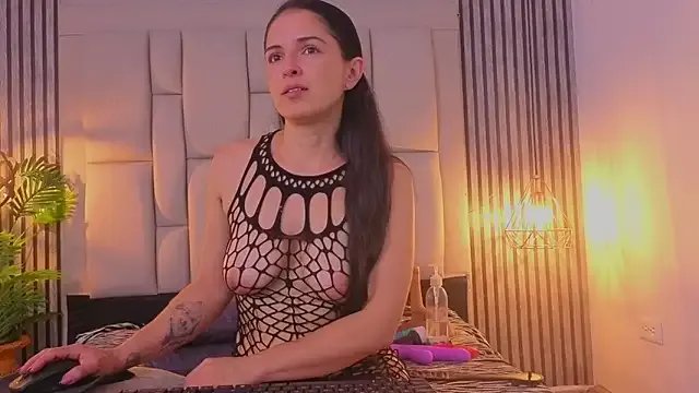 bryonycutee on StripChat