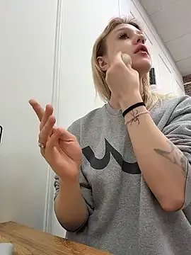 CaitlinSugar on StripChat