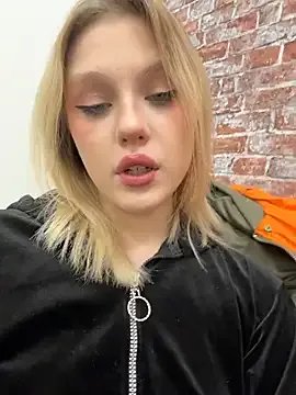 CaitlinSugar on StripChat