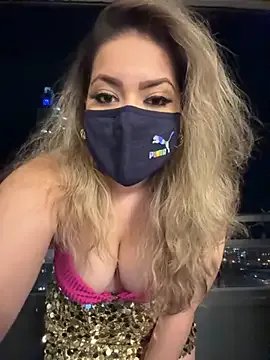 cam_divaa on StripChat