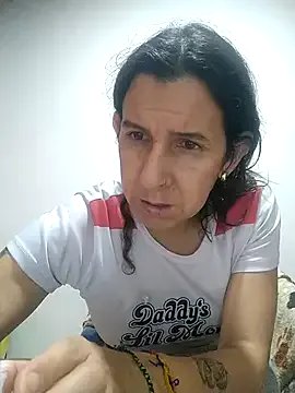 Cameron_puppy on StripChat