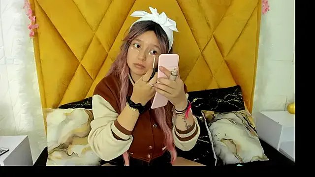 CandySwan on StripChat