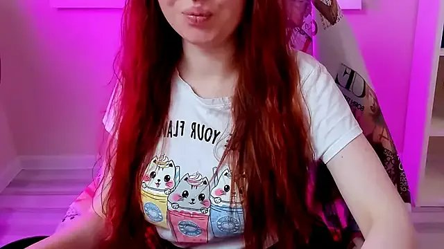 CarolGiggly — Shake tits and ass