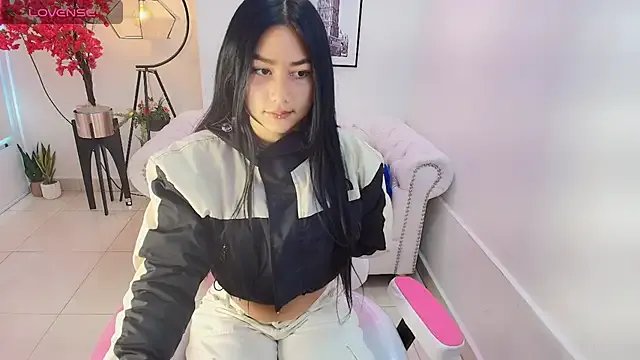 Carolina_cherry on StripChat