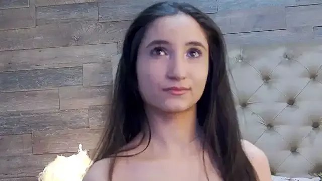 CarolinaBlair on StripChat