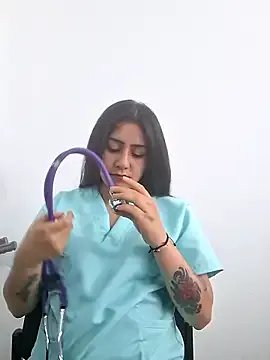 CAROLINE__07 on StripChat