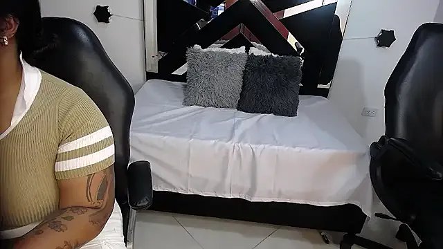 CataleyaRoselle on StripChat