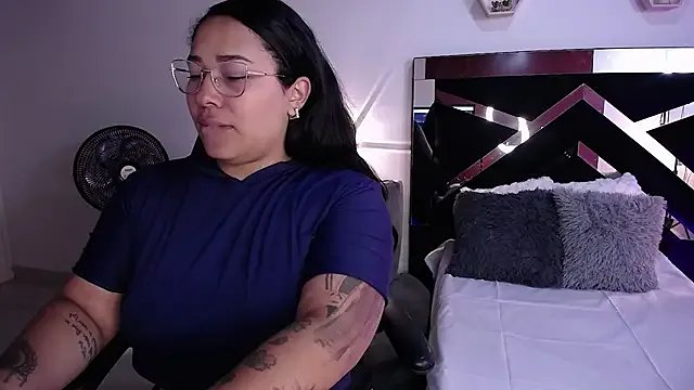 CataleyaRoselle on StripChat